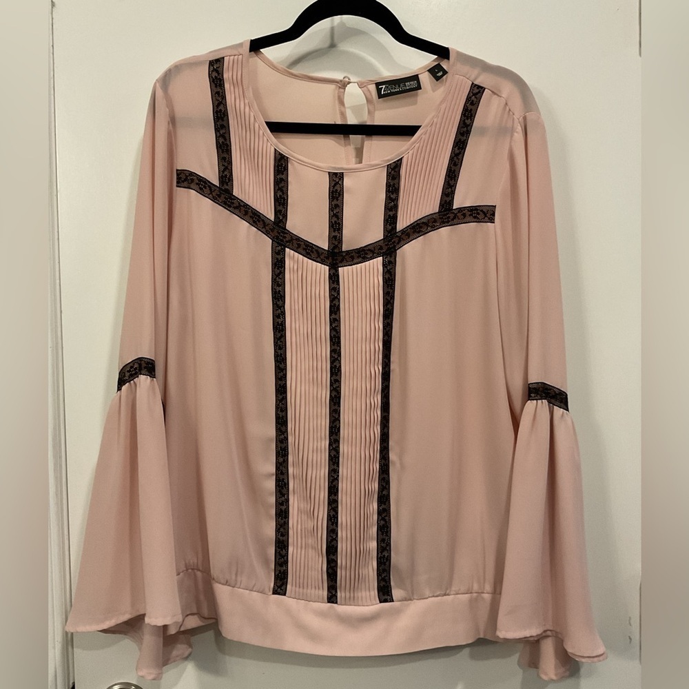 7th Avenue New York & Company Light Pink Blouse with Black Detailing - Picture 1 of 6